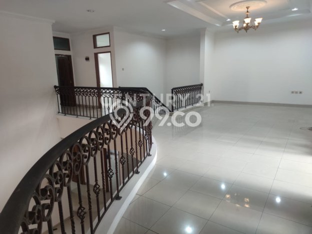 Disewakan Rumah Harga Terjangkau di Setra Duta Bandung dengan 3 Kamar Tidur Disewakan Rumah Harga Terjangkau di Setra Duta Bandung dengan 3 Kamar Tidur