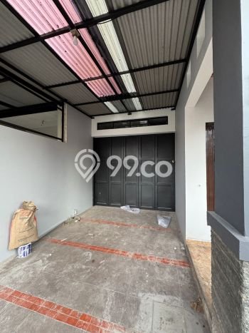 Ready to Use! Luxury House LT 170m2 Desain Modern di Taman Holis Indah Ready to Use! Luxury House LT 170m2 Desain Modern di Taman Holis Indah