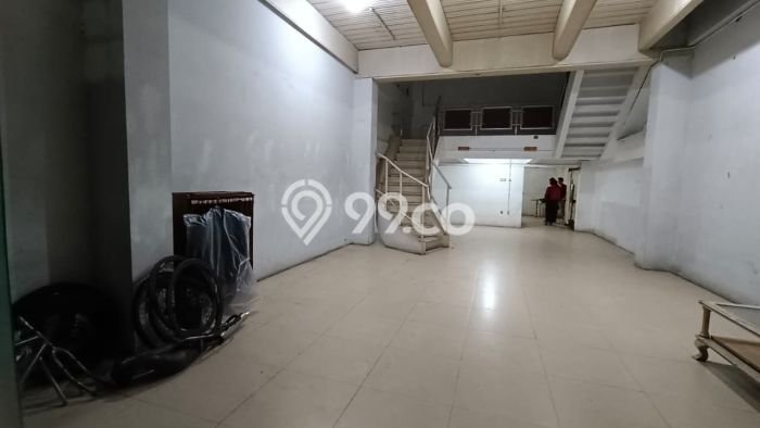 Disewakan Ruko di Kawasan Ramai Otista Luas 250m2 Disewakan Ruko di Kawasan Ramai Otista Luas 250m2