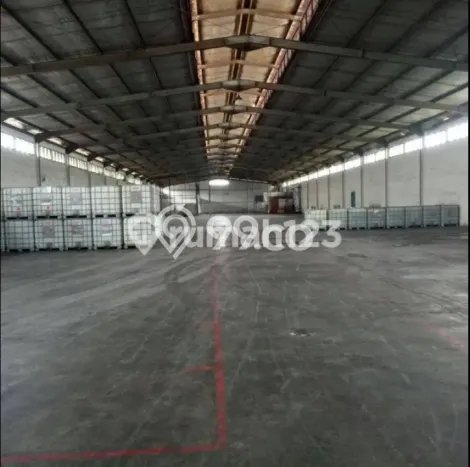 Gudang Disewa di Bandung dengan LB 4320m2 Area Komersial Ramai Gudang Disewa di Bandung dengan LB 4320m2 Area Komersial Ramai