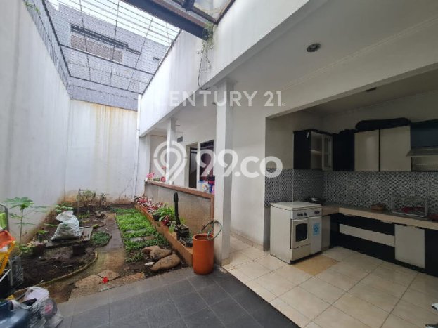 Disewakan! Rumah 3 Kamar Tidur &
2 Kamar Mandi di Mekar Wangi, Bandung Disewakan! Rumah 3 Kamar Tidur &
2 Kamar Mandi di Mekar Wangi, Bandung