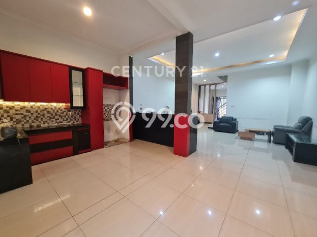 Disewakan! Rumah 3 Kamar Tidur &
2 Kamar Mandi di Mekar Wangi, Bandung Disewakan! Rumah 3 Kamar Tidur &
2 Kamar Mandi di Mekar Wangi, Bandung
