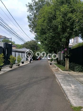 Tanah Dijual Lokasi Strategis di Jakarta Selatan dengan Luas 365m2 Tanah Dijual Lokasi Strategis di Jakarta Selatan dengan Luas 365m2