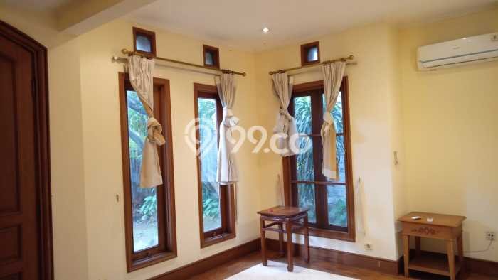 Disewakan! Rumah 3 Kamar Tidur &
3 Kamar Mandi di Cipete, Jakarta Selatan Disewakan! Rumah 3 Kamar Tidur &
3 Kamar Mandi di Cipete, Jakarta Selatan