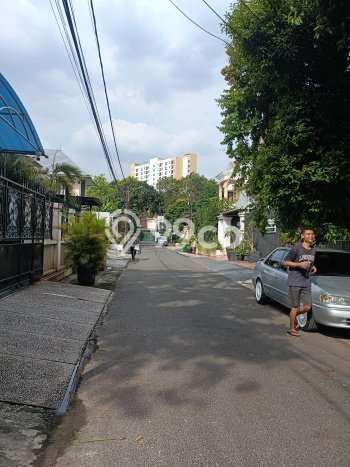 Tanah Dijual Lokasi Strategis di Jakarta Selatan dengan Luas 365m2 Tanah Dijual Lokasi Strategis di Jakarta Selatan dengan Luas 365m2