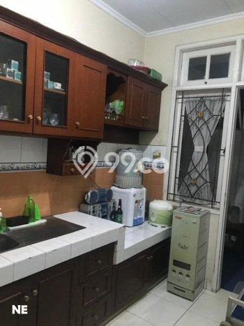 Rumah Modern 3 Kamar LT 200m2 di Legenda Wisata Rumah Modern 3 Kamar LT 200m2 di Legenda Wisata