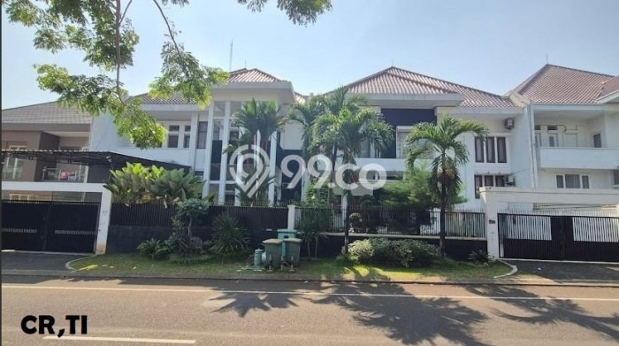 Rumah Elit Modern Tanpa Renovasi di Cibubur Jakarta Timur Rumah Elit Modern Tanpa Renovasi di Cibubur Jakarta Timur