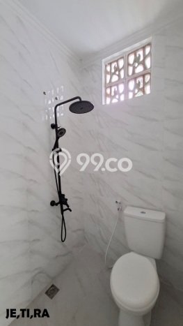 For Sale Rumah Bagus Siap Huni di Jakarta Timur Strategis For Sale Rumah Bagus Siap Huni di Jakarta Timur Strategis