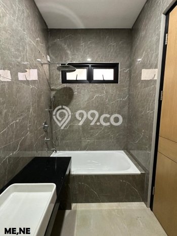Hunian Mewah LB 200m2 Siap Pakai Desain Elegan di Kota Wisata, Jakarta Timur Hunian Mewah LB 200m2 Siap Pakai Desain Elegan di Kota Wisata, Jakarta Timur