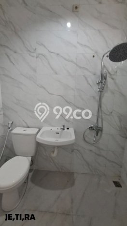 For Sale Rumah Bagus Siap Huni di Jakarta Timur Strategis For Sale Rumah Bagus Siap Huni di Jakarta Timur Strategis