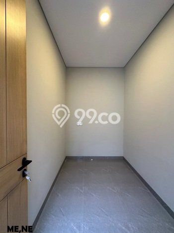Hunian Mewah LB 200m2 Siap Pakai Desain Elegan di Kota Wisata, Jakarta Timur Hunian Mewah LB 200m2 Siap Pakai Desain Elegan di Kota Wisata, Jakarta Timur