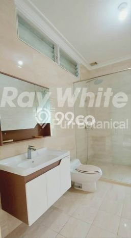 Rumah Elit Modern Siap Huni di Intercon Jakarta Barat Rumah Elit Modern Siap Huni di Intercon Jakarta Barat