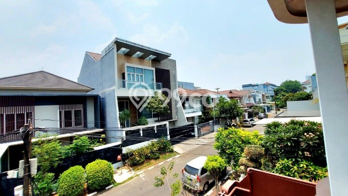 For Sale! Premium House LT 240m2 Desain Elegan di Puri Indah For Sale! Premium House LT 240m2 Desain Elegan di Puri Indah