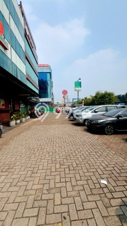 Ruko disewakan di Kebon Jeruk Jakarta Barat dengan luas bangunan 270m2 Ruko disewakan di Kebon Jeruk Jakarta Barat dengan luas bangunan 270m2
