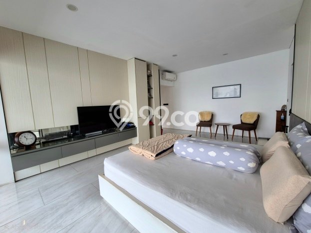 Rumah Luxury Modern Siap Huni di Puri Indah Jakarta Barat Rumah Luxury Modern Siap Huni di Puri Indah Jakarta Barat