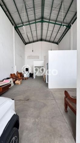 Unit Gudang Dijual di Jakarta Barat LT 216m2 & LB 172m2 Unit Gudang Dijual di Jakarta Barat LT 216m2 & LB 172m2