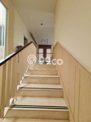 Siap Huni Hunian Elit 4 Kamar di Cipondoh Dekat ke Mana Saja Siap Huni Hunian Elit 4 Kamar di Cipondoh Dekat ke Mana Saja