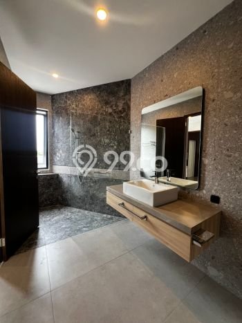 Dijual Rumah Mewah Elegan Dengan View Cantik di Alam Sutera, Tangerang Dijual Rumah Mewah Elegan Dengan View Cantik di Alam Sutera, Tangerang