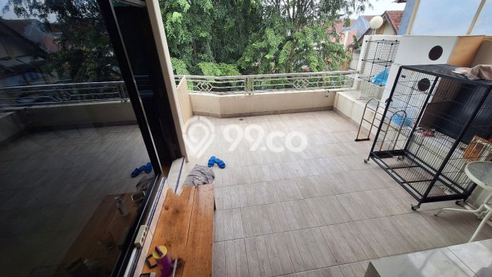 Dijual Rumah Luas Elegan Dengan View Cantik di Taman Palem, Jakarta Barat Dijual Rumah Luas Elegan Dengan View Cantik di Taman Palem, Jakarta Barat
