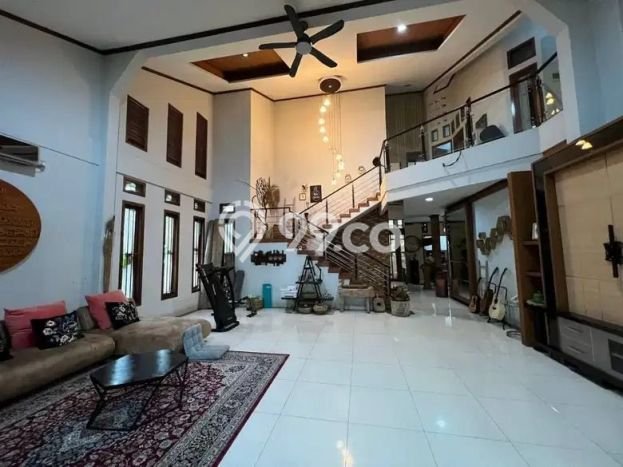 Siap Huni Hunian Elit 6 Kamar di Pesanggrahan Dekat ke Mana Pun Siap Huni Hunian Elit 6 Kamar di Pesanggrahan Dekat ke Mana Pun