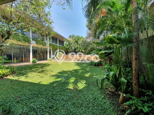Hunian Mewah LB 938m2 Siap Pakai Desain Elegan di Pejaten, Jakarta Selatan Hunian Mewah LB 938m2 Siap Pakai Desain Elegan di Pejaten, Jakarta Selatan