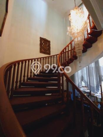 Dijual Rumah Mewah Elegan Dengan View Eksklusif di Pondok Indah, Jakarta Selatan Dijual Rumah Mewah Elegan Dengan View Eksklusif di Pondok Indah, Jakarta Selatan
