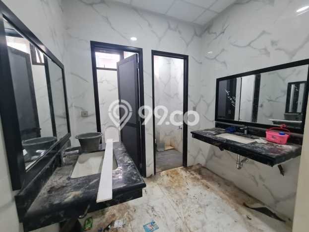 Untuk Dijual! Ruko di TB Simatupang Jakarta Selatan LT 965m2 / LB 4000m2 Kawasan Bisnis Untuk Dijual! Ruko di TB Simatupang Jakarta Selatan LT 965m2 / LB 4000m2 Kawasan Bisnis