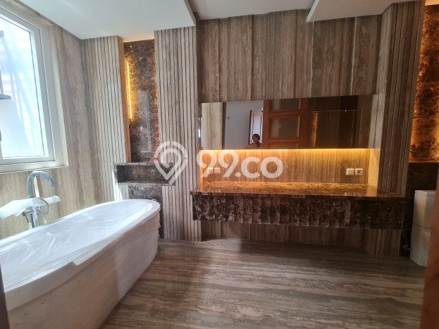 Hunian Elit LB 1400m2 Siap Pakai Desain Elegan di Pondok Indah, Jakarta Selatan Hunian Elit LB 1400m2 Siap Pakai Desain Elegan di Pondok Indah, Jakarta Selatan