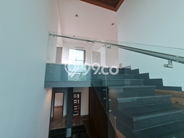 Hunian Elit LB 1400m2 Siap Pakai Desain Elegan di Pondok Indah, Jakarta Selatan Hunian Elit LB 1400m2 Siap Pakai Desain Elegan di Pondok Indah, Jakarta Selatan