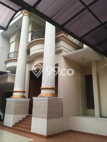 Siap Huni Rumah Mewah 4 Kamar di Kebayoran Baru Dekat ke Mana Pun Siap Huni Rumah Mewah 4 Kamar di Kebayoran Baru Dekat ke Mana Pun