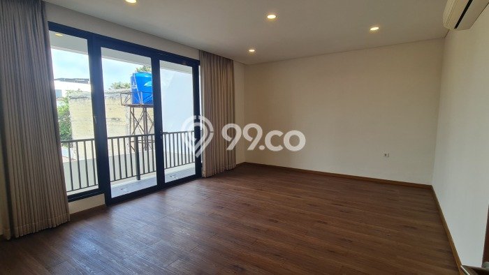 Rumah Akses Mudah area Cipete, Jakarta Selatan, Luas 200m² Bangunan 373m² Rumah Akses Mudah area Cipete, Jakarta Selatan, Luas 200m² Bangunan 373m²