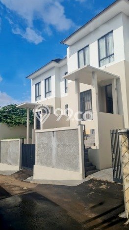 Rumah Akses Mudah area Cipete, Jakarta Selatan, Luas 200m² Bangunan 373m² Rumah Akses Mudah area Cipete, Jakarta Selatan, Luas 200m² Bangunan 373m²