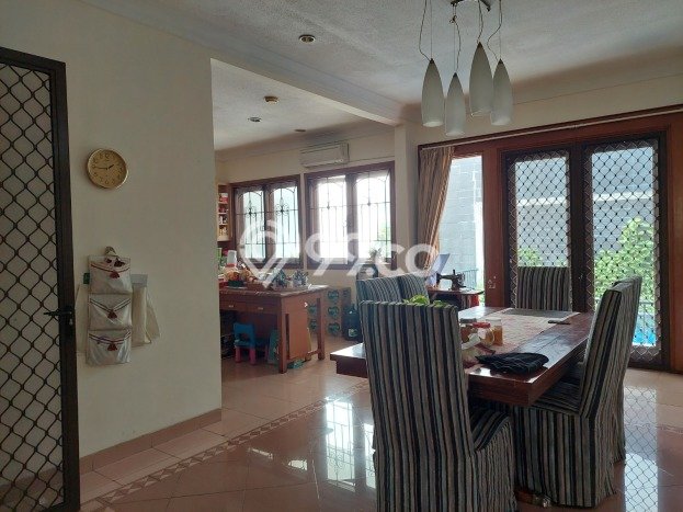 Rumah Kontrakan Jakarta Selatan LT 300m2 LB 250m2 Area Pondok Indah Rumah Kontrakan Jakarta Selatan LT 300m2 LB 250m2 Area Pondok Indah