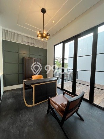 Rumah Elit Modern Tanpa Renovasi di Pondok Indah Jakarta Selatan Rumah Elit Modern Tanpa Renovasi di Pondok Indah Jakarta Selatan