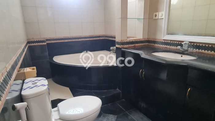 Rumah Mewah LB 400m2 Siap Pakai Desain Elegan di Pondok Indah, Jakarta Selatan Rumah Mewah LB 400m2 Siap Pakai Desain Elegan di Pondok Indah, Jakarta Selatan