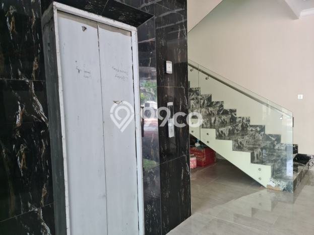 Unit Kantor Dijual di Jakarta Selatan LT 875m2 & LB 2750m2 Unit Kantor Dijual di Jakarta Selatan LT 875m2 & LB 2750m2