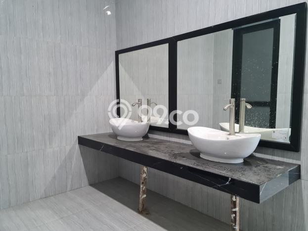 Unit Kantor Dijual di Jakarta Selatan LT 875m2 & LB 2750m2 Unit Kantor Dijual di Jakarta Selatan LT 875m2 & LB 2750m2