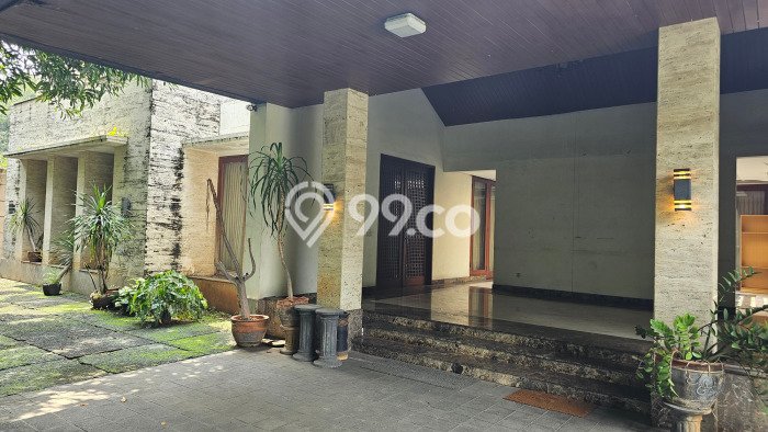 Rumah Luxury Modern Tanpa Renovasi di Lebak Bulus Jakarta Selatan Rumah Luxury Modern Tanpa Renovasi di Lebak Bulus Jakarta Selatan