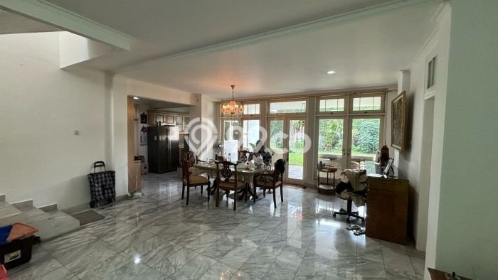 Rumah Mewah LB 400m2 Siap Pakai Desain Elegan di Cipete, Jakarta Selatan Rumah Mewah LB 400m2 Siap Pakai Desain Elegan di Cipete, Jakarta Selatan