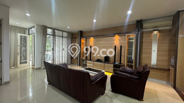 Dijual Rumah Luas Elegan Dengan View Cantik di Pondok Indah, Jakarta Selatan Dijual Rumah Luas Elegan Dengan View Cantik di Pondok Indah, Jakarta Selatan