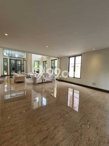 Dijual Rumah Mewah Elegan Dengan View Eksklusif di Lippo Karawaci, Tangerang Dijual Rumah Mewah Elegan Dengan View Eksklusif di Lippo Karawaci, Tangerang
