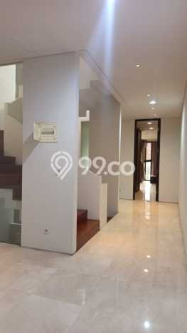 Disewakan! Rumah 3 Kamar Tidur &
3 Kamar Mandi di Kemang, Jakarta Selatan Disewakan! Rumah 3 Kamar Tidur &
3 Kamar Mandi di Kemang, Jakarta Selatan
