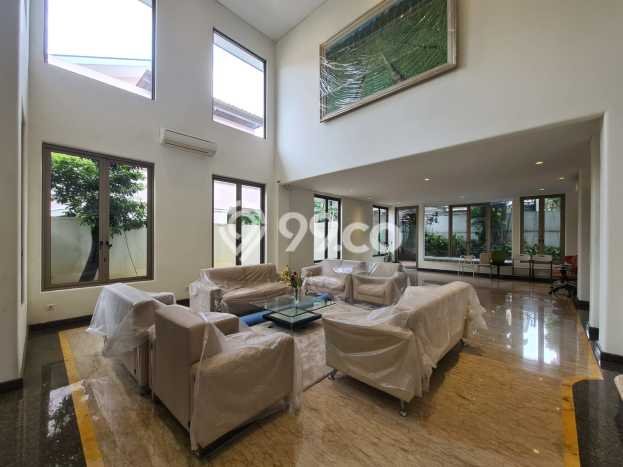 Dijual Rumah Mewah Elegan Dengan View Eksklusif di Lippo Karawaci, Tangerang Dijual Rumah Mewah Elegan Dengan View Eksklusif di Lippo Karawaci, Tangerang