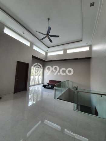 Rumah Luxury Modern Tanpa Renovasi di Citraland Surabaya Rumah Luxury Modern Tanpa Renovasi di Citraland Surabaya