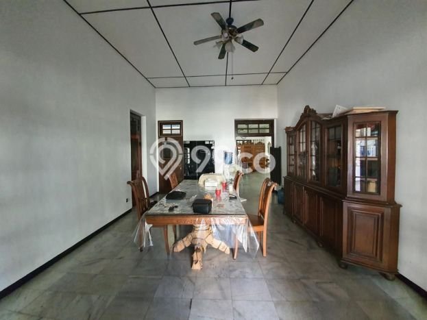 Ready to Use! Luxury House LT 712m2 Desain Elegan di Diponegoro Ready to Use! Luxury House LT 712m2 Desain Elegan di Diponegoro