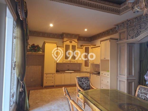 Jual Rumah Mewah Elegan Dengan View Eksklusif di Pakuwon Indah, Surabaya Jual Rumah Mewah Elegan Dengan View Eksklusif di Pakuwon Indah, Surabaya