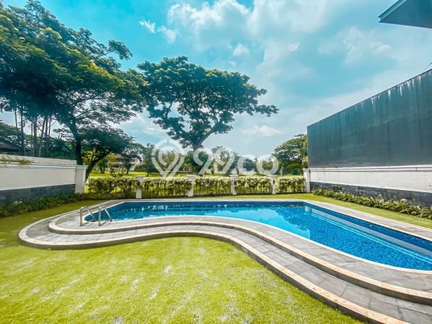 Ready to Use! Luxury House LT 778m2 Desain Elegan di Graha Ready to Use! Luxury House LT 778m2 Desain Elegan di Graha