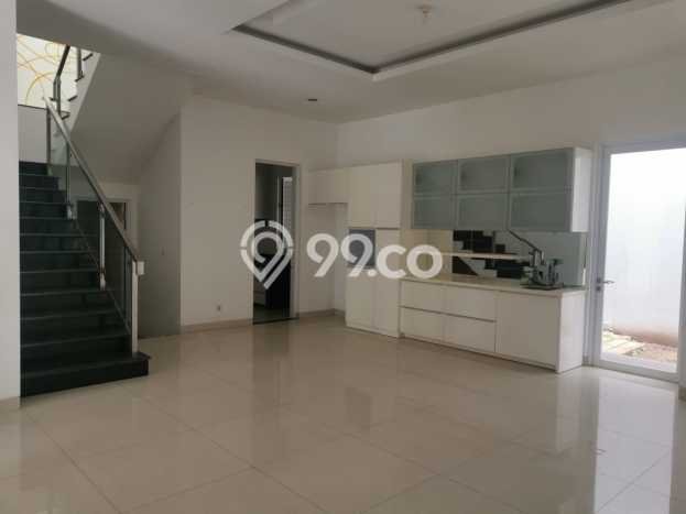 Jarang Ada! Rumah Sewa 4 Kamar Bagus Siap Huni Pakuwon Indah Jarang Ada! Rumah Sewa 4 Kamar Bagus Siap Huni Pakuwon Indah