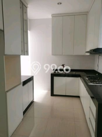 Jarang Ada! Rumah Sewa 4 Kamar Bagus Siap Huni Pakuwon Indah Jarang Ada! Rumah Sewa 4 Kamar Bagus Siap Huni Pakuwon Indah