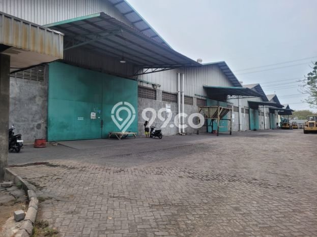 Unit Gudang Dijual di Surabaya LT 11000m2 & LB 8175m2 Unit Gudang Dijual di Surabaya LT 11000m2 & LB 8175m2